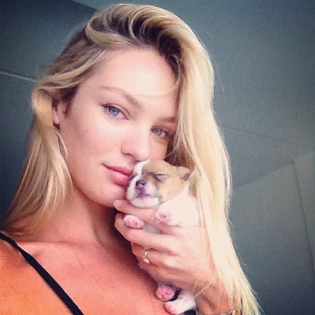 Victoria's Secret meleği Candice Swanepoel objektif karşısında