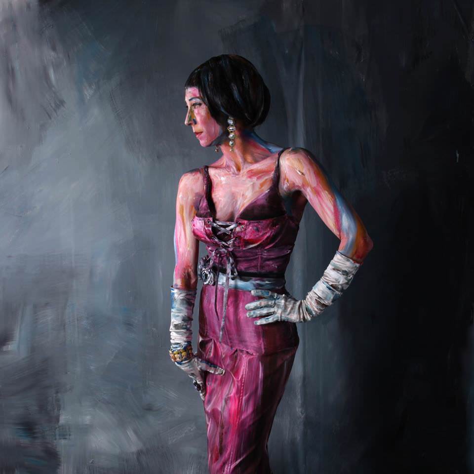 İnsanları boyayan kadın