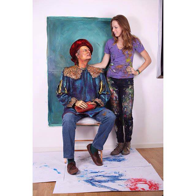 İnsanları boyayan kadın