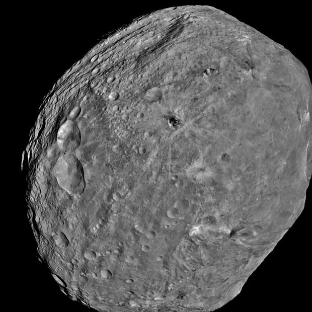 Dev asteroid Dünya'yı teğet geçecek