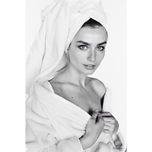 Ünlü güzeller banyodan çıkınca