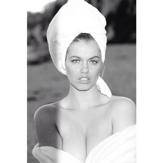 Ünlü güzeller banyodan çıkınca