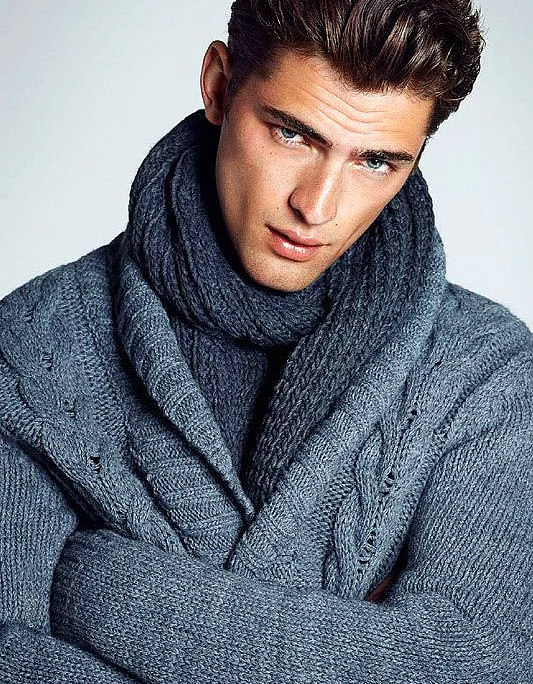Kışın erkekleri daha çekici hale getiren şal modası