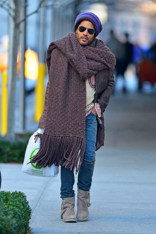 Kışın erkekleri daha çekici hale getiren şal modası