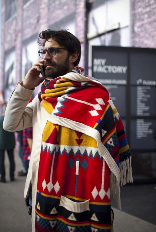 Kışın erkekleri daha çekici hale getiren şal modası