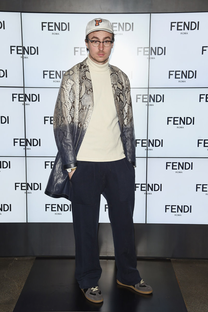 Fendi Sonbahar-Kış 2016 erkek  defilesinden görüntüler