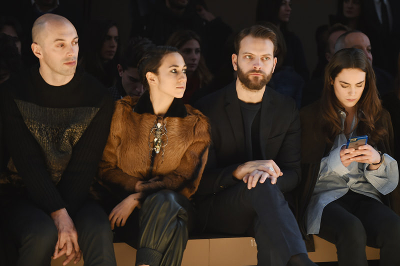 Fendi Sonbahar-Kış 2016 erkek  defilesinden görüntüler