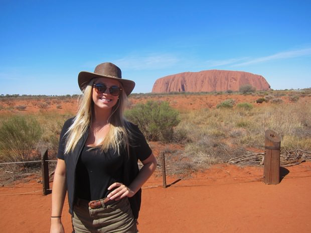 Tek kuruş harcamadan dünyayı dolaşıyor