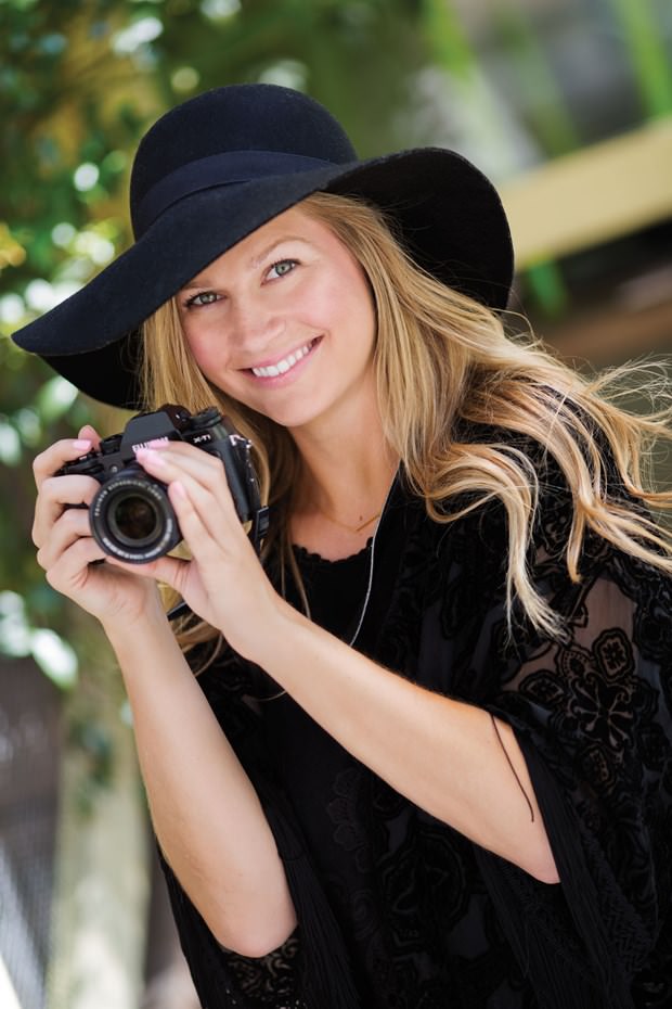 Tek kuruş harcamadan dünyayı dolaşıyor