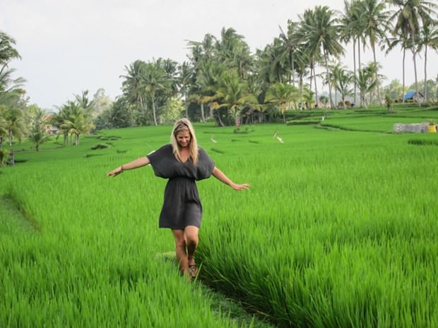 Tek kuruş harcamadan dünyayı dolaşıyor