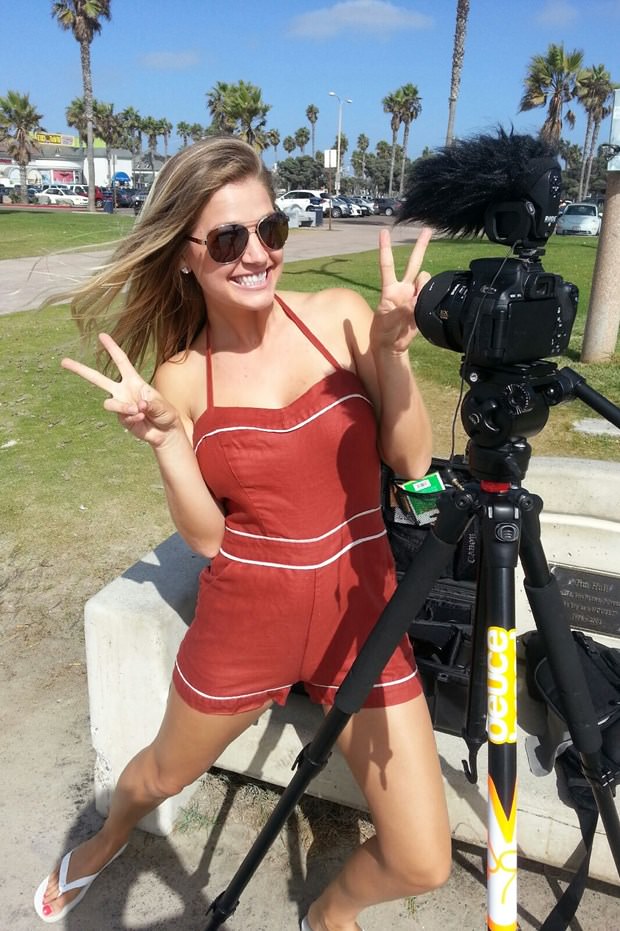 Tek kuruş harcamadan dünyayı dolaşıyor