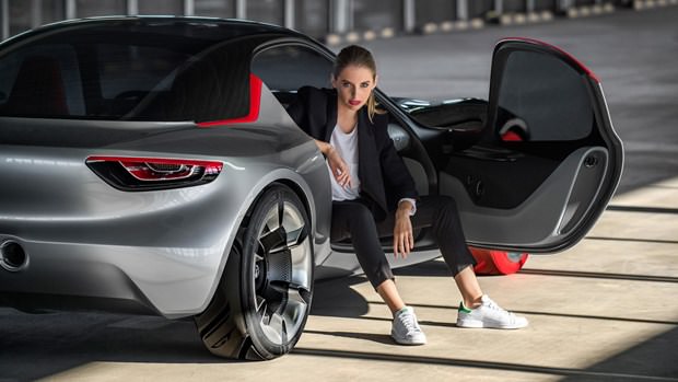Opel GT Cenevre'de görücüye çıkıyor