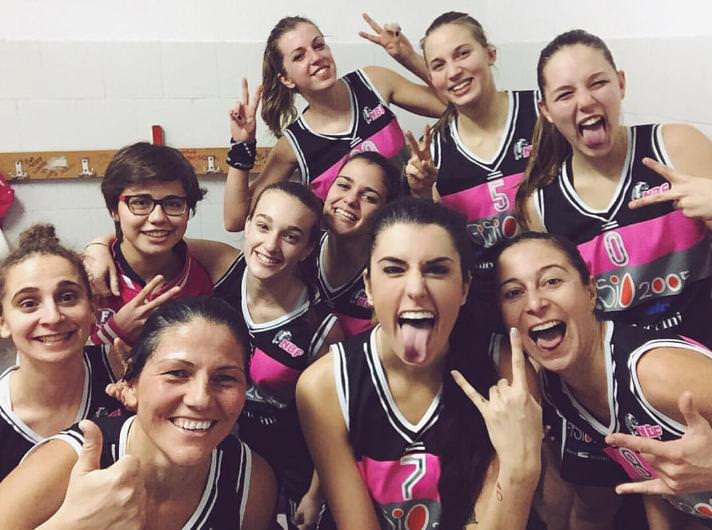 Mankenlik kariyeri basketbolun önüne geçti