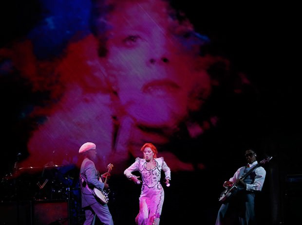 2016 Grammy ödülleri sahiplerini buldu