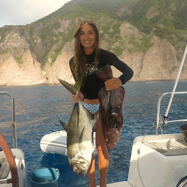 Beş kuruş ödemeden dünyayı geziyorlar