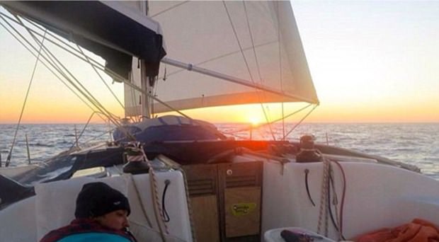 Beş kuruş ödemeden dünyayı geziyorlar