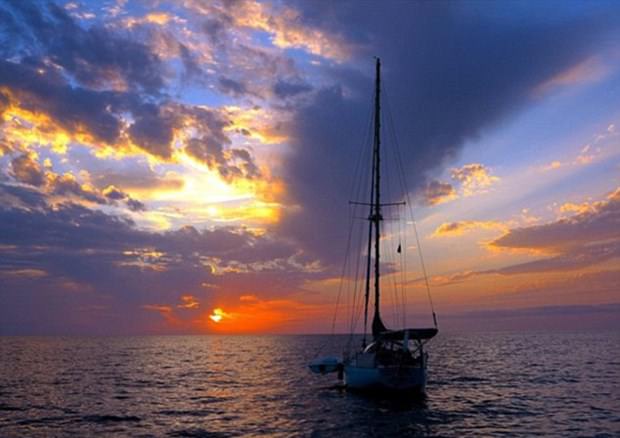 Beş kuruş ödemeden dünyayı geziyorlar