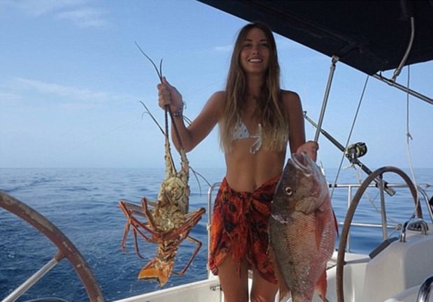 Beş kuruş ödemeden dünyayı geziyorlar