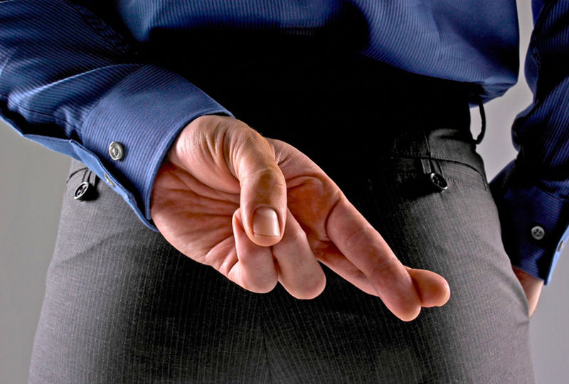 Yalan söylediğini nasıl anlarsınız?