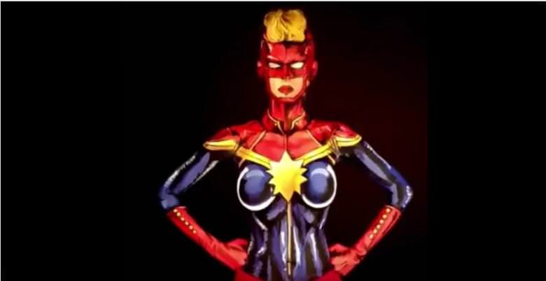 Vücudunu boyayıp kendini çizgi kahramanlara dönüştüren manken