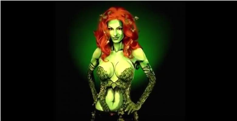 Vücudunu boyayıp kendini çizgi kahramanlara dönüştüren manken