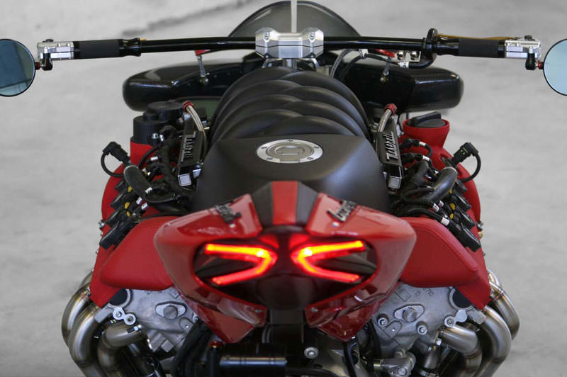 En etkileyici motosiklet: Lazareth LM 847