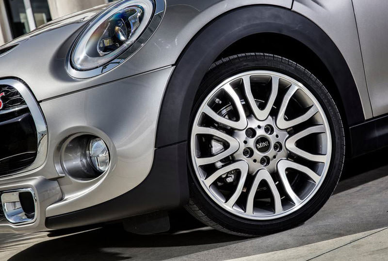 Daha güçlü tasarım: Mini Open 150 Convertible Edition