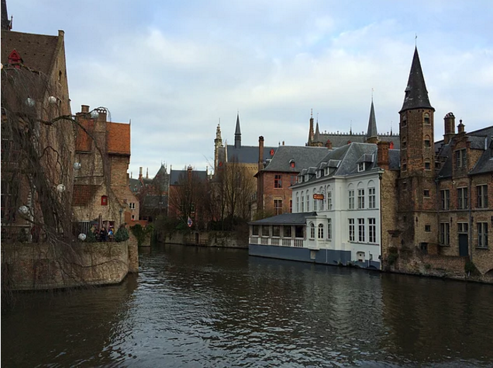 El değmemiş bir Oorta çağ şehri: Brüj