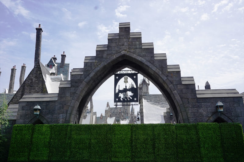 Merakla beklenen Harry Potter parkı açıldı!