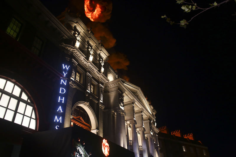 Merakla beklenen Harry Potter parkı açıldı!