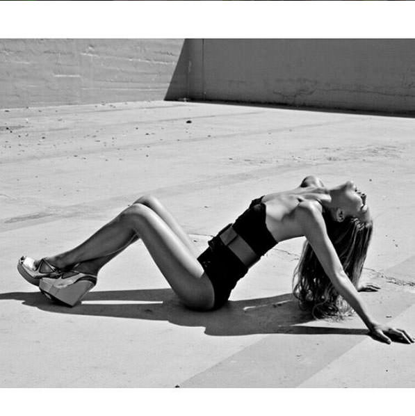 Bar Refaeli'den içinizi ısıtıcak Instagram pozları