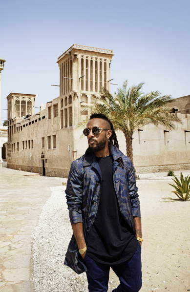 İkonik Burberry trençkotu Dubai ile buluştu!