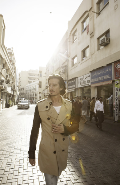 İkonik Burberry trençkotu Dubai ile buluştu!