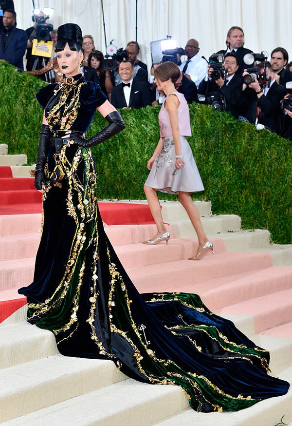 2016 Met Gala'dan yıldızlar geçidi
