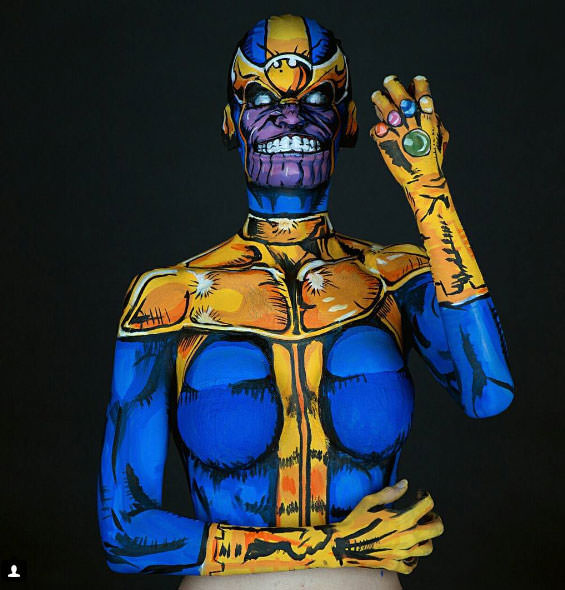 Kendini çizgi roman karakterleri gibi boyadı fenomen oldu