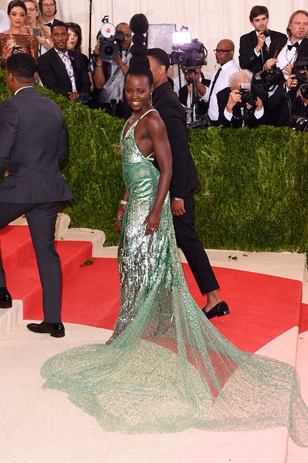 2016 Met Gala'dan yıldızlar geçidi