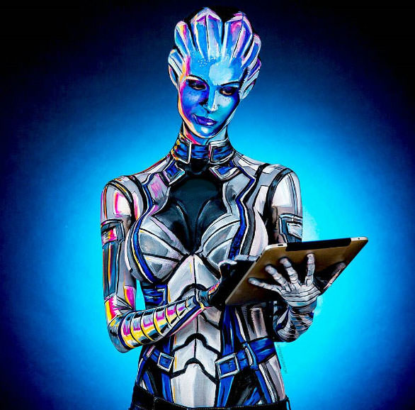 Kendini çizgi roman karakterleri gibi boyadı fenomen oldu