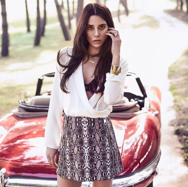 Güzellikleriyle Büyüleyen Türk Kadın Oyuncular