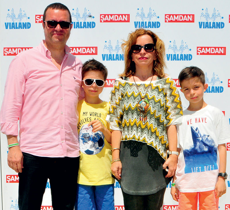 Ünlü isimler ve çocukları Vialand’de bir araya geldi