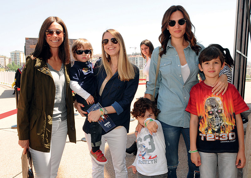 Ünlü isimler ve çocukları Vialand’de bir araya geldi