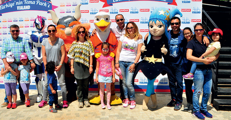 Ünlü isimler ve çocukları Vialand’de bir araya geldi