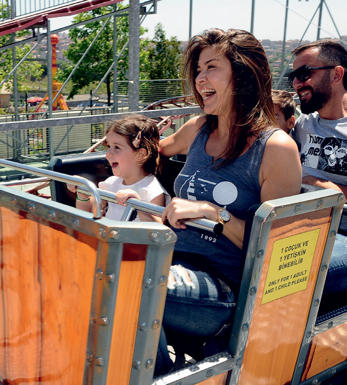 Ünlü isimler ve çocukları Vialand’de bir araya geldi