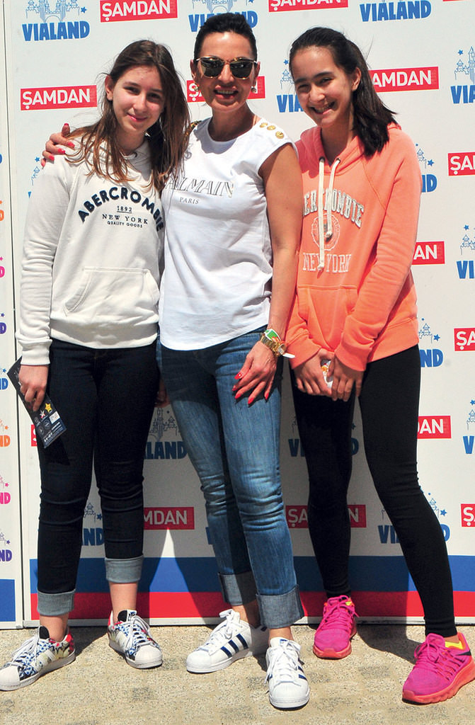 Ünlü isimler ve çocukları Vialand’de bir araya geldi