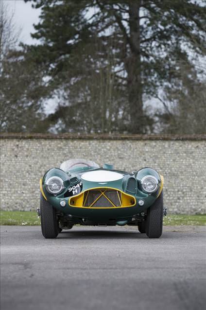 Efsane Aston Martin açık artırmada