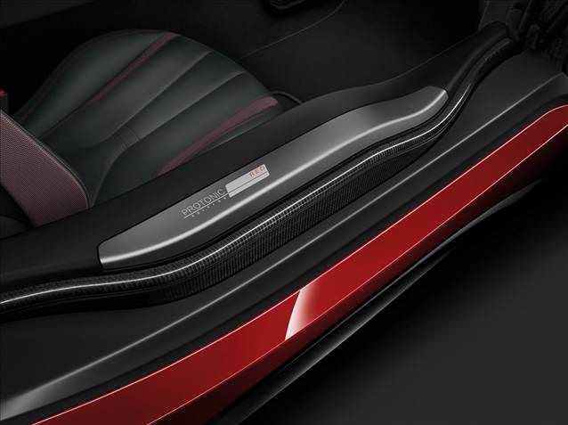 Özel kırmızı BMW i8 Celebration Edition