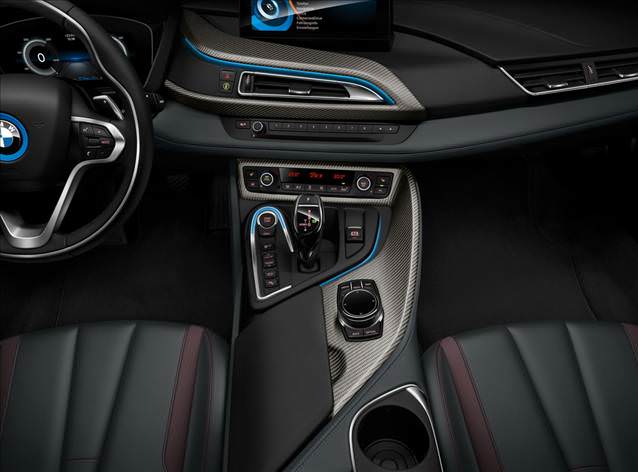 Özel kırmızı BMW i8 Celebration Edition