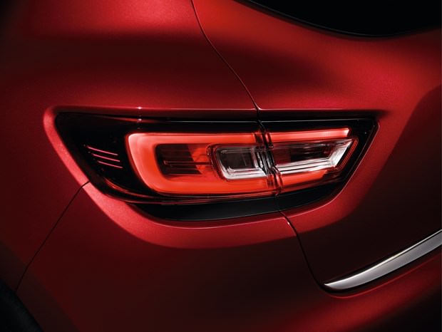 Yenilenen Clio görücüye çıkıyor