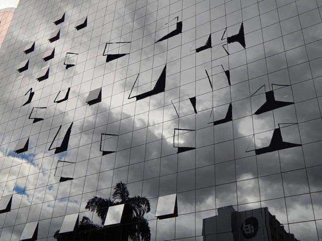 Eşyaları sanat eserine dönüştürüyor!