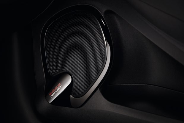 Yenilenen Clio görücüye çıkıyor