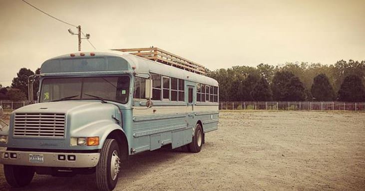 Otobüsü eve çevirdiler!